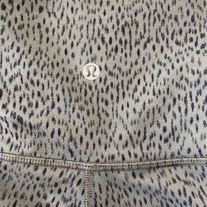 ✨RARE✨ Grey Wunder Under leopard lululemon